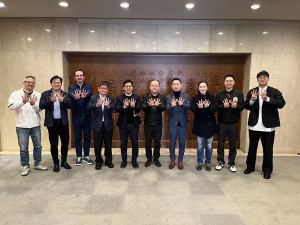 甚至参加全